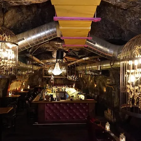 Boutique Im Auracher Löchl 4*