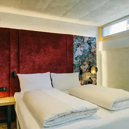Hotel Boutique Im Auracher Löchl 4*