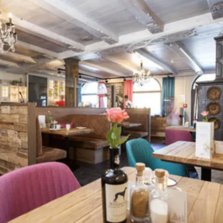 Boutique Im Auracher Loechl Hotel 4*