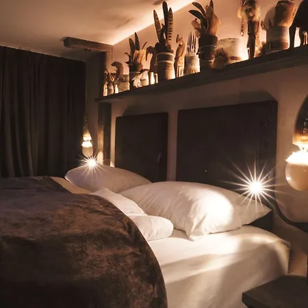 Boutique Im Auracher Löchl 4*