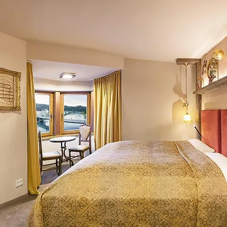 Boutique Im Auracher Loechl Отель Куфштайн