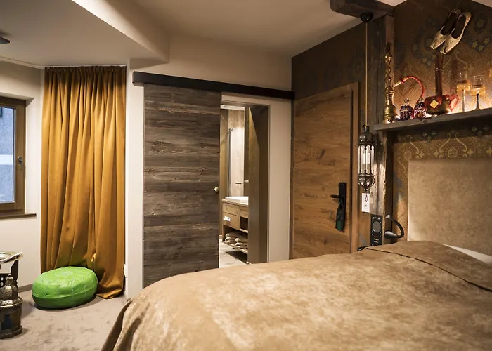 Boutique Im Auracher Loechl 酒店 4*